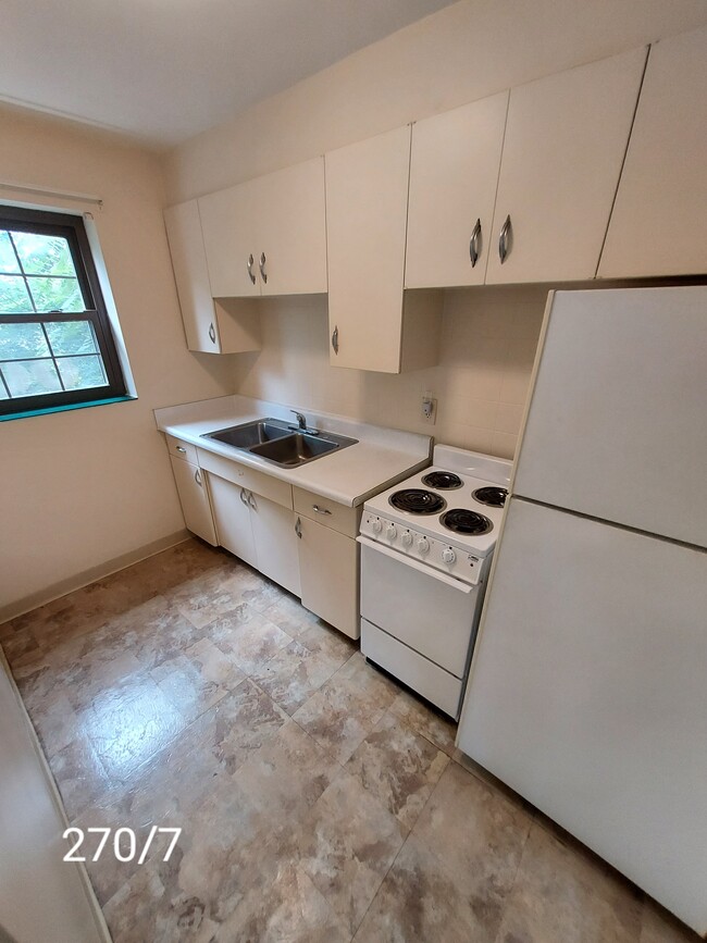 Building Photo - 280 Boyd Dr Unit 270 Rental