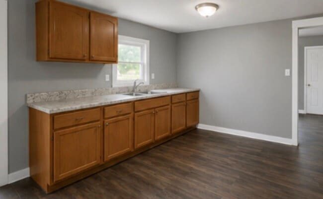 Photo - 523 E Lee St