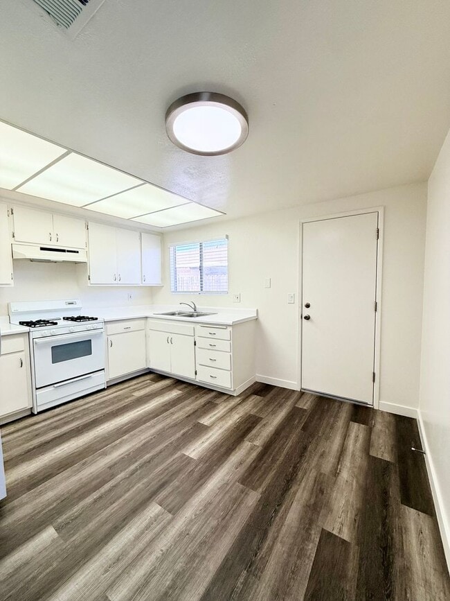 Photo - N604 Unit N604B