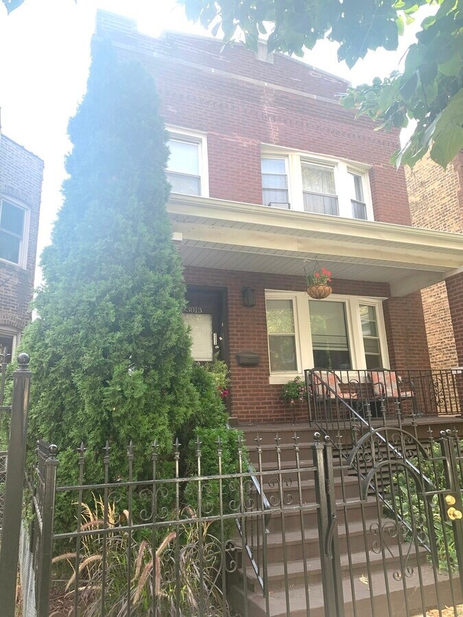 Photo - 3013 N Hamlin Ave Condo Unit 1
