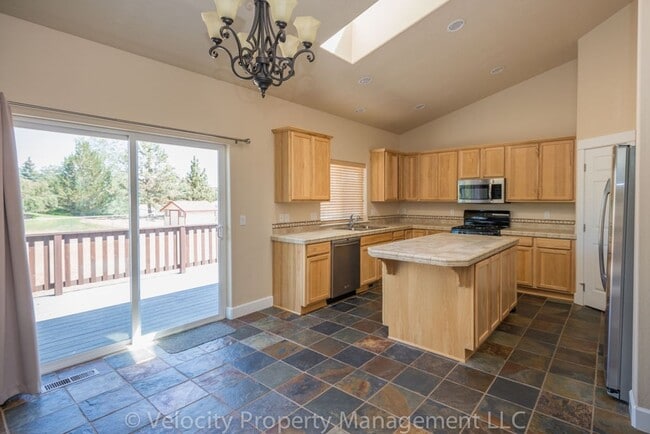 Photo - Immaculate Bend Home!