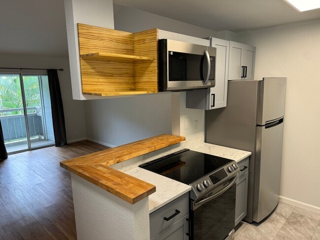 Photo - 95-664 Wikao St