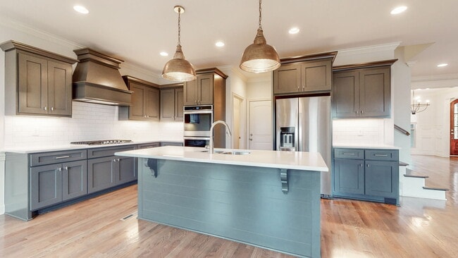 Photo - 232 Amana Dr