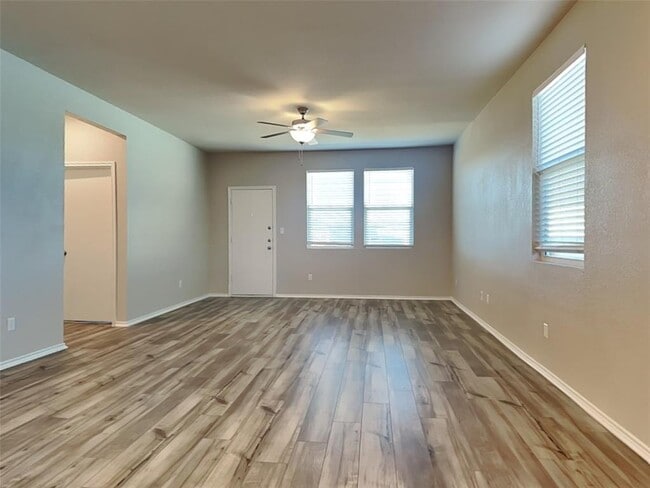 Photo - 5124 Saddle Clb Dr