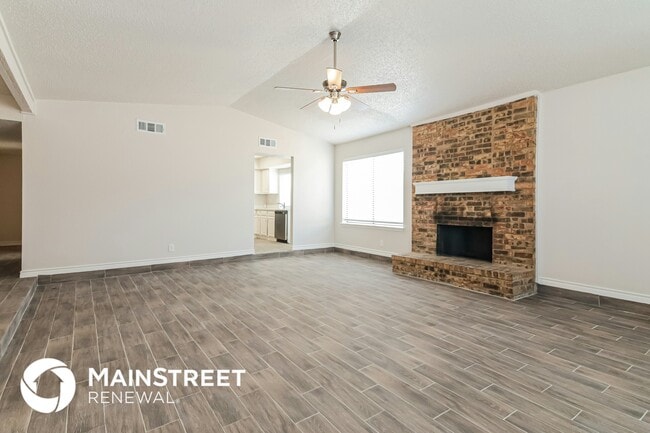 Photo - 2718 Holy Cross Ln