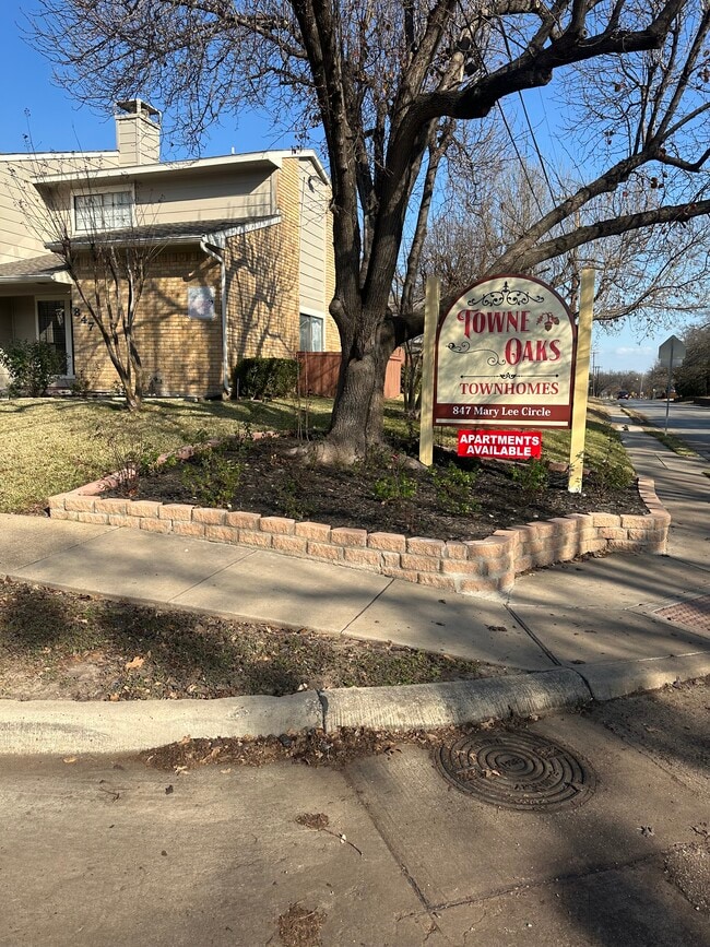 Towne Oaks Townhomes