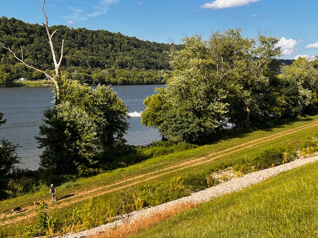 Photo - 103 Walnut St