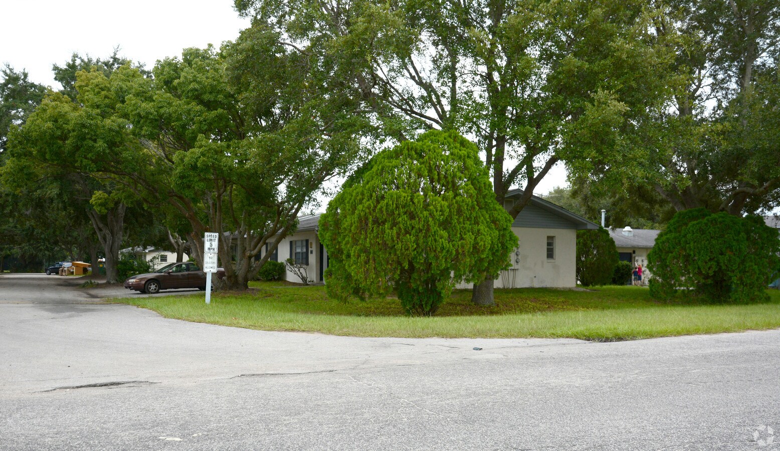 Primary Photo - Caroline Court Apartments