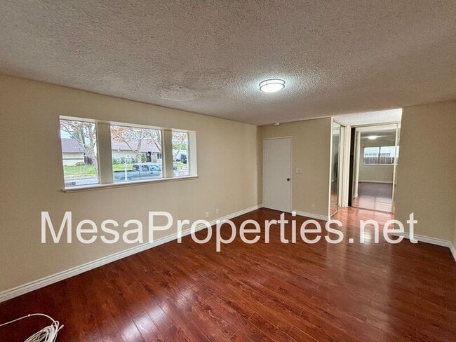 Photo - 653 N Lancewood Ave