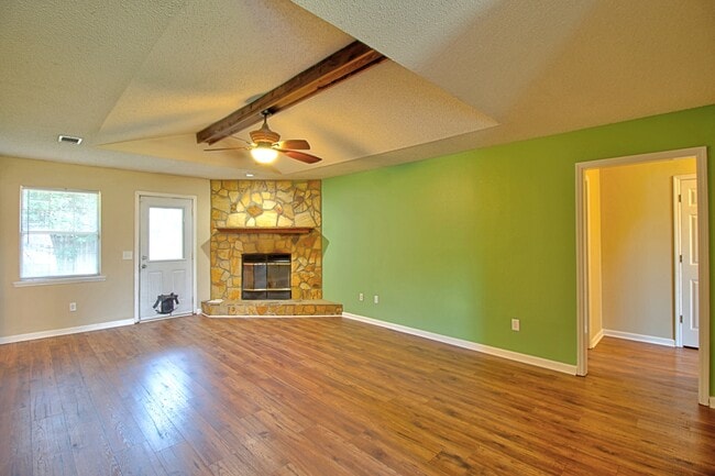 Photo - 948 Wedgewood Way