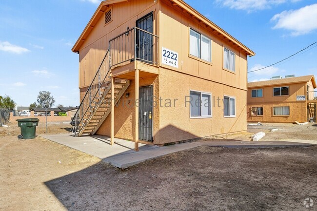 Building Photo - 2222 E Pueblo Ave Unit Apt 3