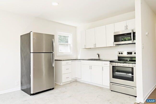 Building Photo - 614 Rockcreek Rd Unit D Rental
