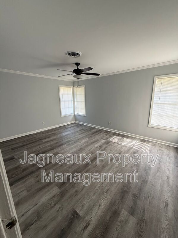 Photo - 2615 Blackwell St