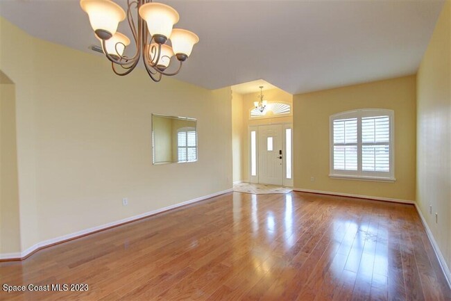 Photo - 1648 Kestrel Ct