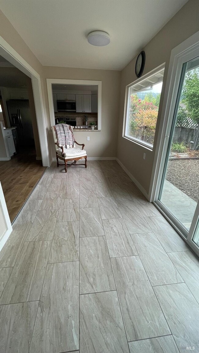 Photo - 2 Fallgreen Ct