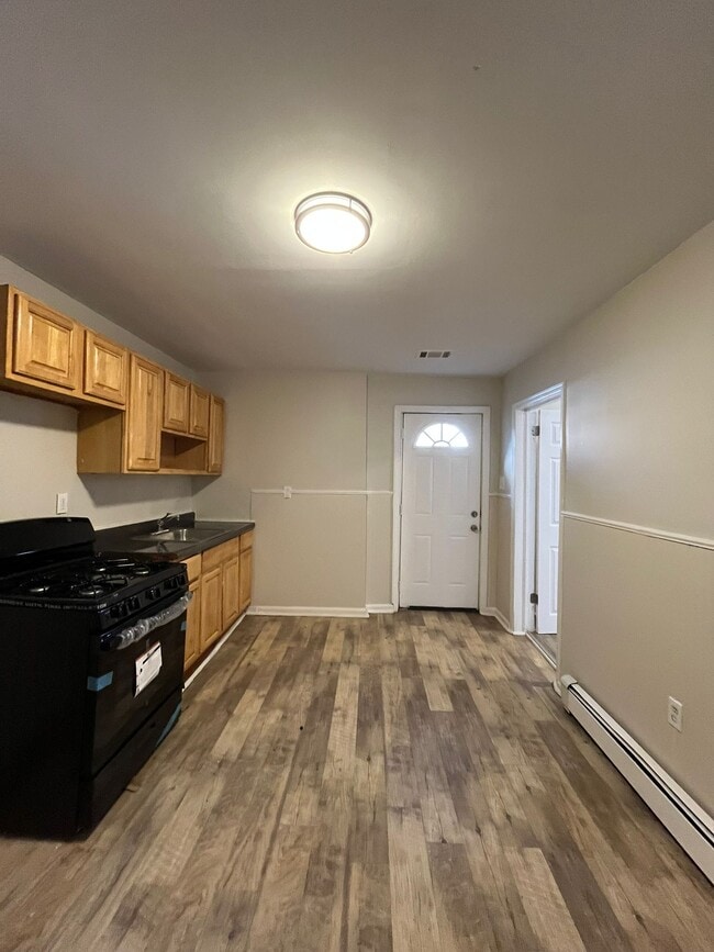 Building Photo - 72 Van Nostrand Ave Unit 1