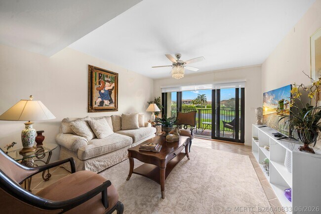 601 Seafarer Cir Unit 104