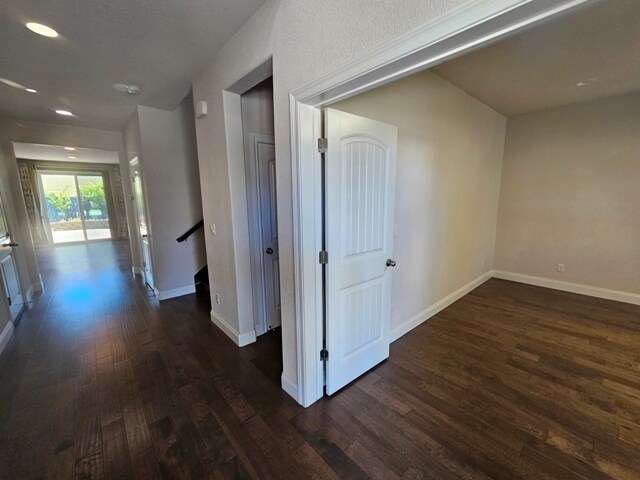 Photo - 914 Wilderness Way
