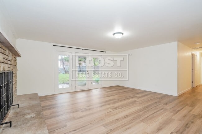 Photo - 4 Bed 2 Bath Home Available in Reynoldsburg!