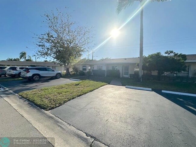 Photo - 20962 Sedgewick Dr House