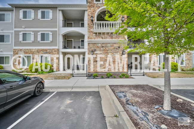 Top Floor Condo in Saratoga Springs! - Top Floor Condo in Saratoga Springs! Unit 226