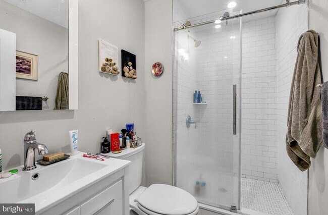 Photo - 927 Clinton St Unit 2F