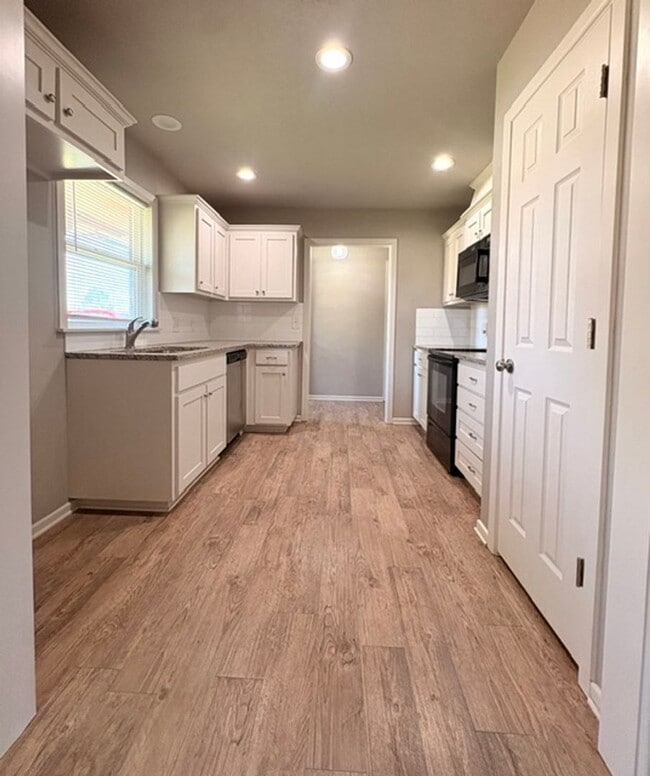 Photo - Well maintained house in great neighborhood!! Available Now!
