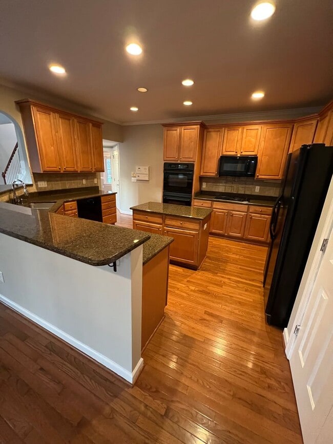 Photo - Beautiful 5 bedroom Executive Home In Wakefield