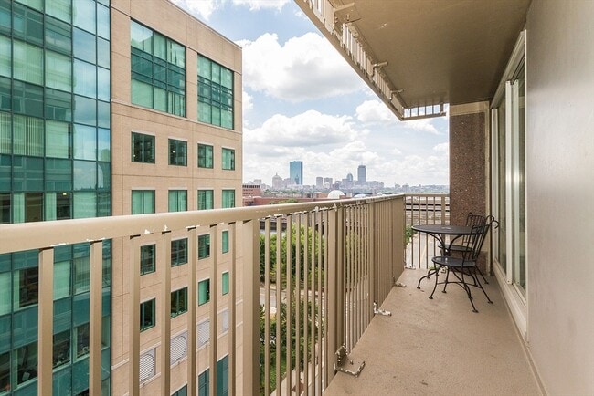 Photo - 10 Museum Way Unit 921