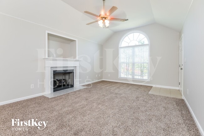 Photo - 2218 Village Ln