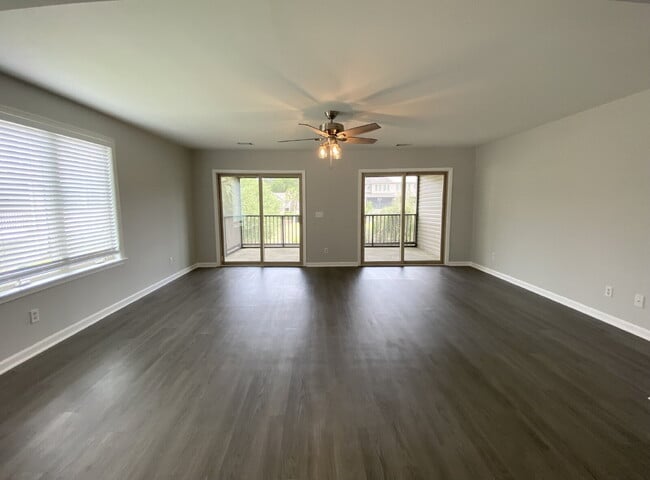 Photo - Four Bedroom Townhome Located on Hilton He...