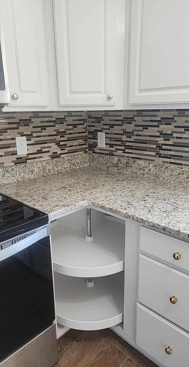 Photo - 837 Shackleton Rd