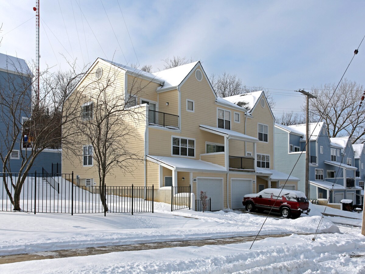 Photo - Signal Hill Apartments