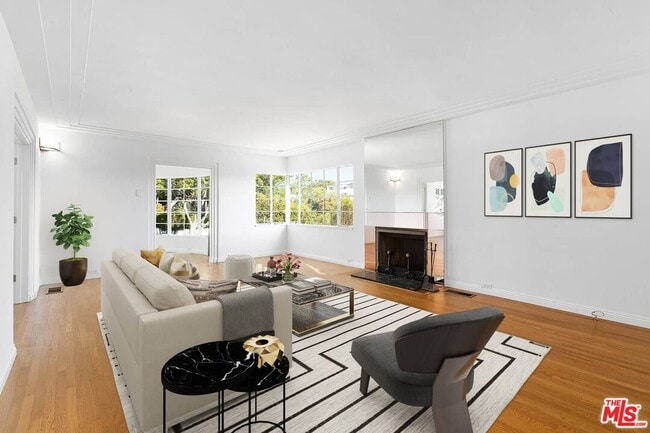 Photo - 486 Denslow Ave