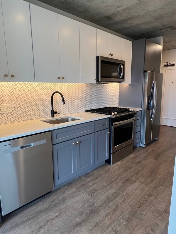 Building Photo - 603 N Wells St Unit 401
