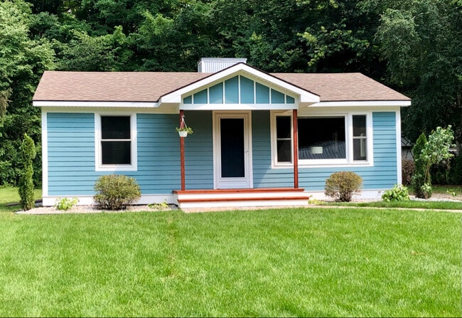 Building Photo - 3925 White Birch Dr