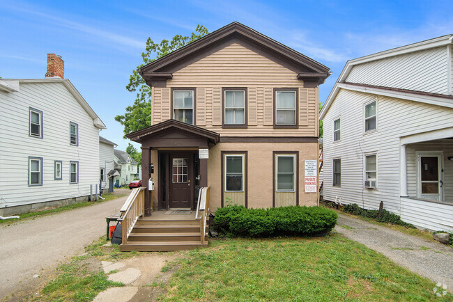 Building Photo - 428 S Division St Unit 3 Rental