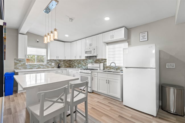 Photo - 2417 E Wilson Ave