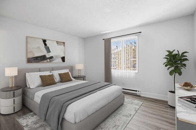 Photo - Lakeside Place Apartments