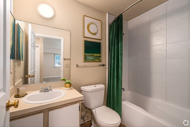 Photo - Oakridge Apartments