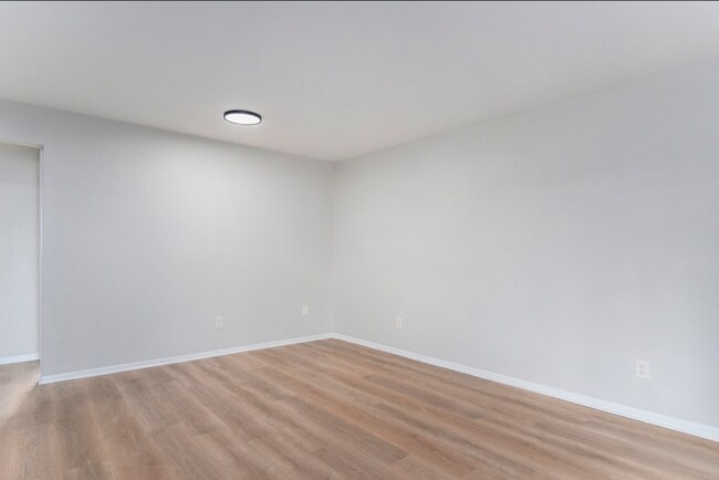 Photo - 2727 Madelyn Dr SW