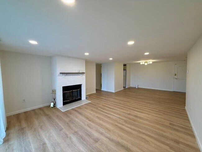Photo - 12 9th St Unit 805