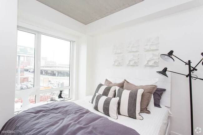 Photo - Studio, 1 bath - 410 Harrison Ave 736