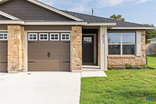 Photo - 522 Campus St