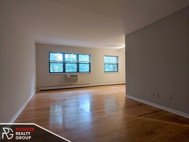 Photo - 510 W Briar Pl Unidad 501