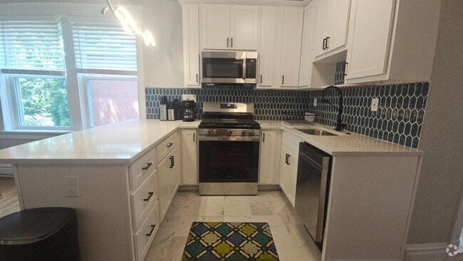 Building Photo - 4333 Forest Park Ave Rental