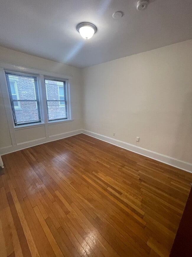 Photo - One Bedroom in Clean Elevator Building