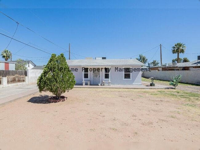 Photo - 2830 E Sheridan St