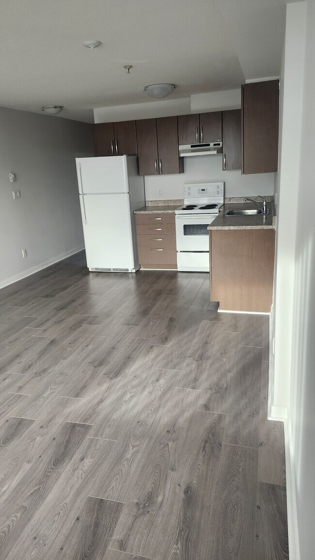 Photo - 3683 E Hastings St