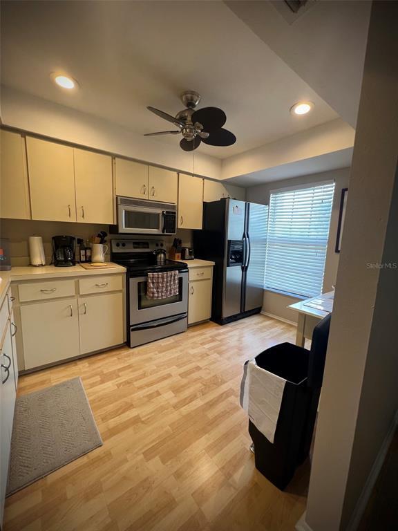 Photo - 4570 Weybridge St Unit 32